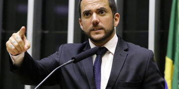 Deputado do PSL apresenta projeto de lei que aumenta a pena para quem fizer falsa denúncia de estupro